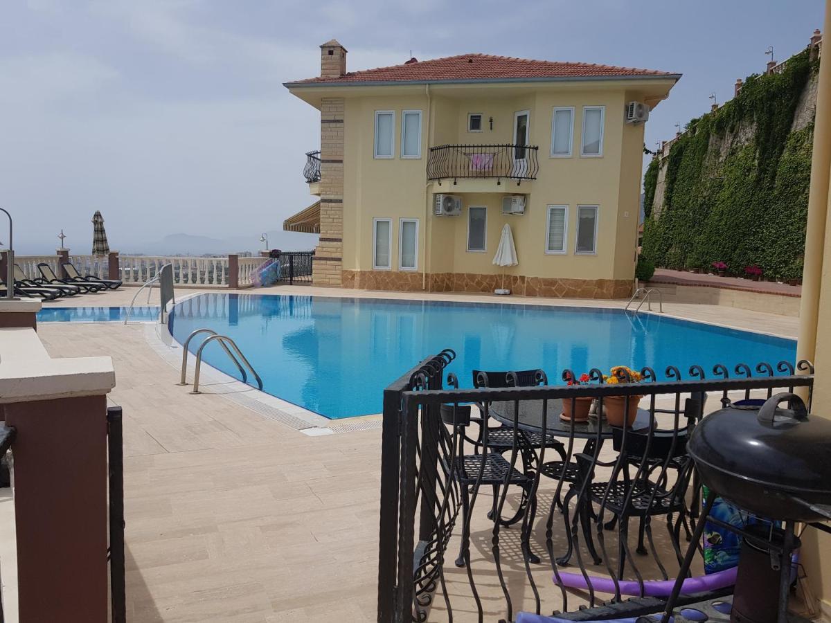 Вилла Goldcity 3 Bedroom *